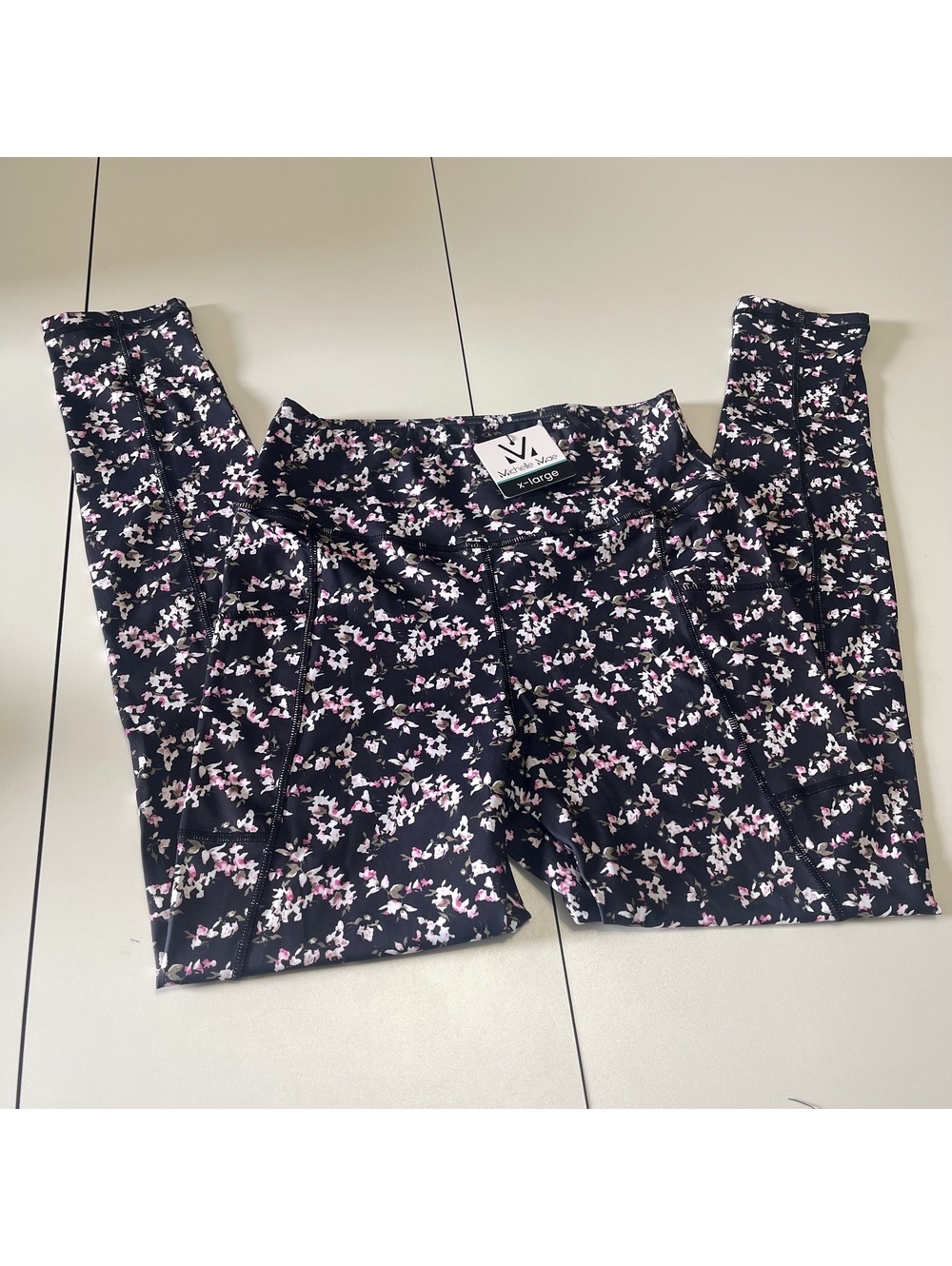 Michelle Mae Women's Size XL Athleisure Floral Leggings
